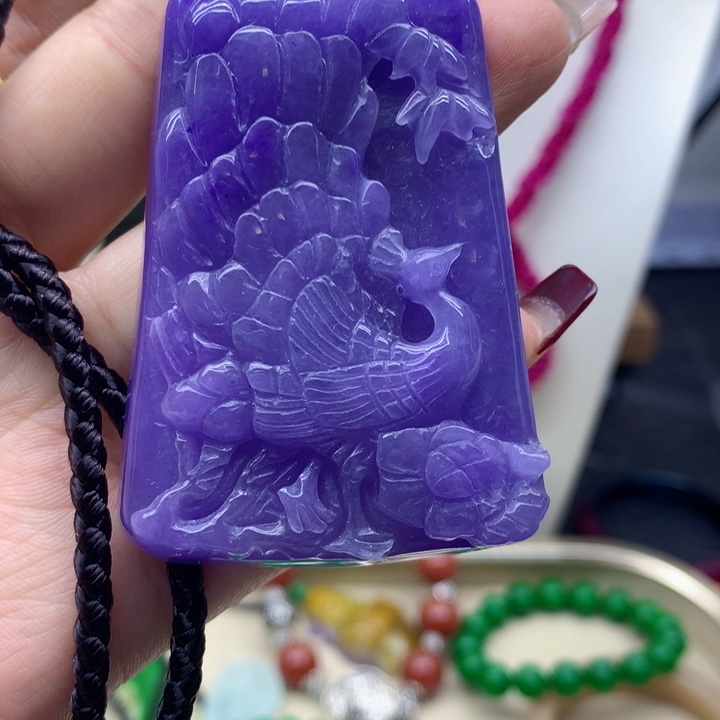 翡翠颈饰未镶嵌吊坠