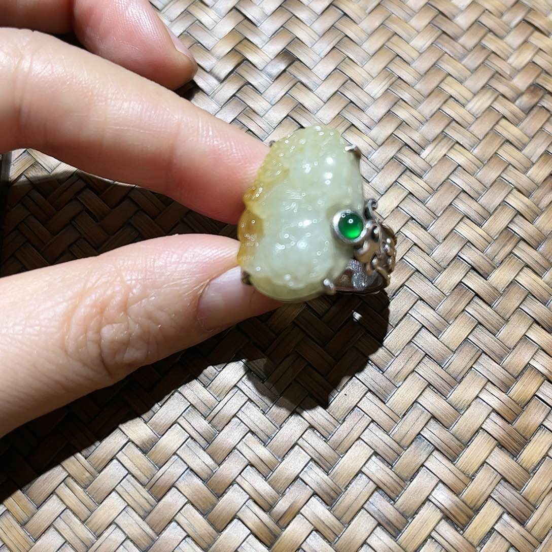 翡翠戒指银S925镶嵌个性十足时尚