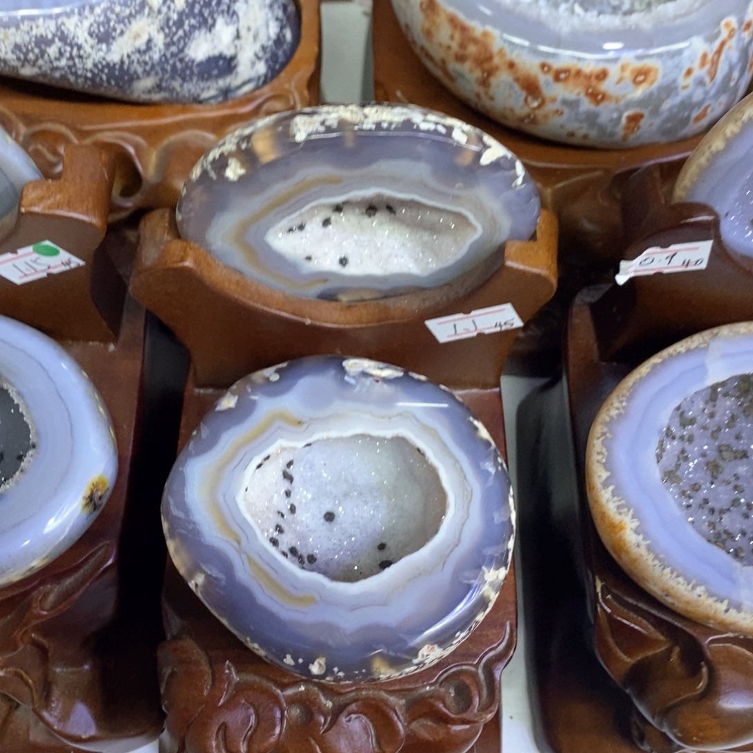 水晶摆件未镶嵌莹