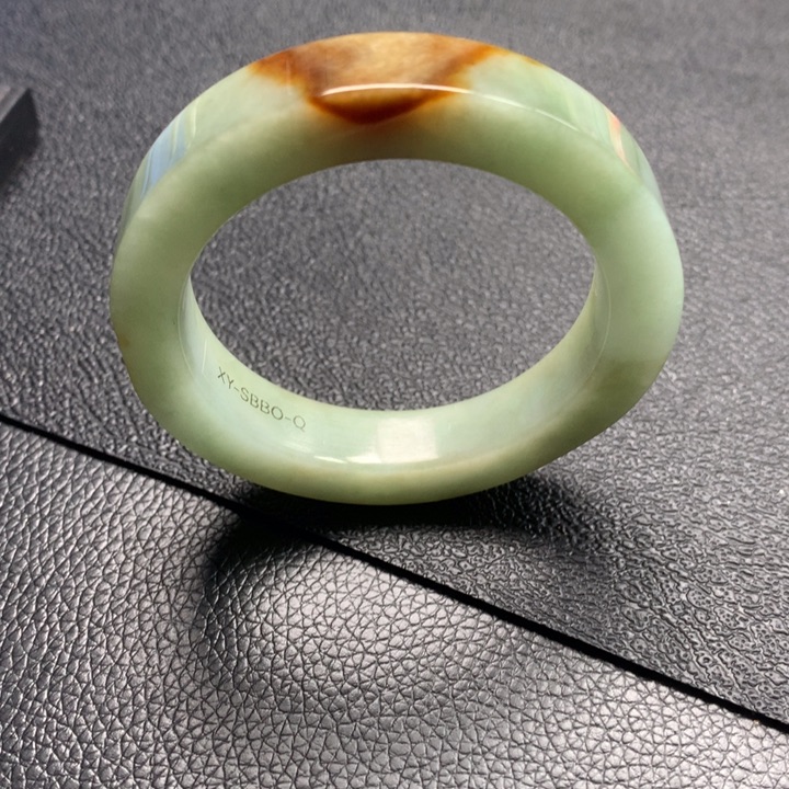 定制翡翠未镶嵌手镯