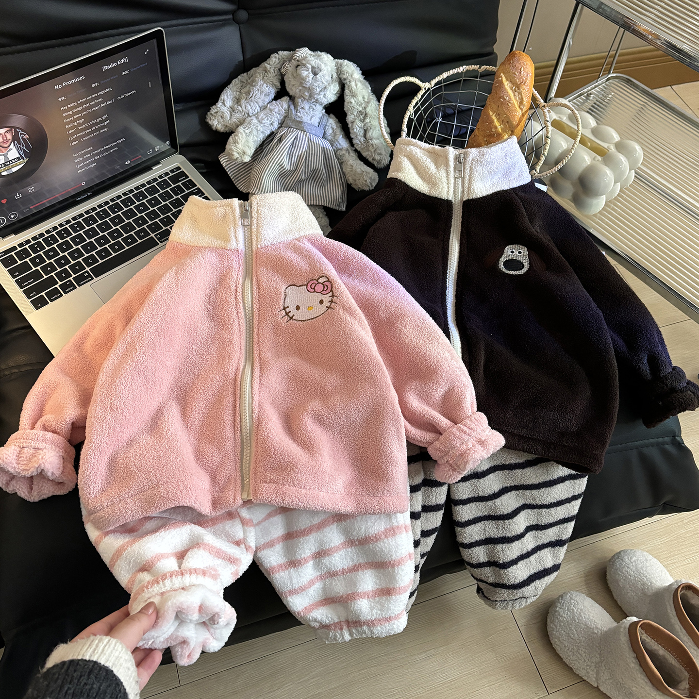 新款秋冬季儿童套装男女宝宝休闲卡通家居服软糯亲肤舒适保暖睡衣