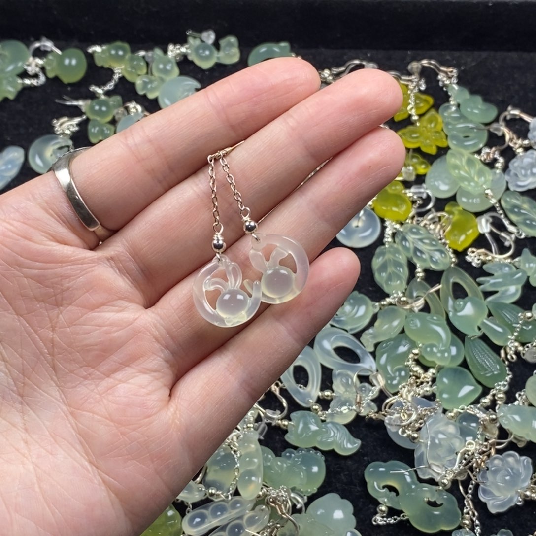 筱***筱蛇纹石玉未镶嵌挂件耳饰