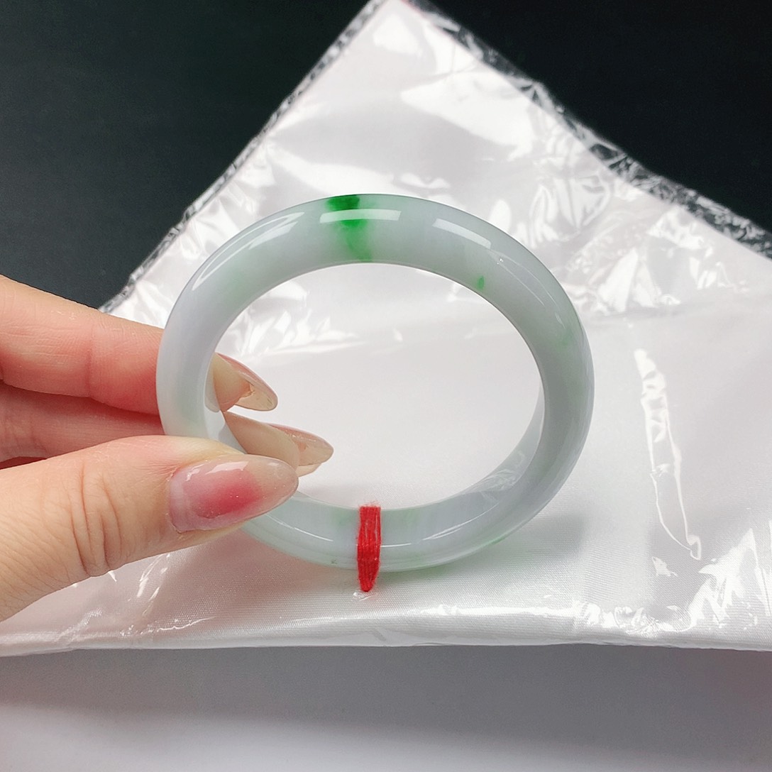 翡翠手镯未镶嵌翡翠521