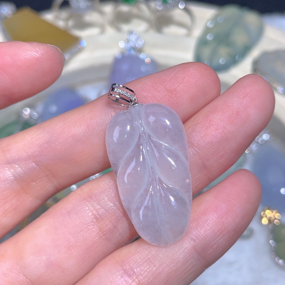 翡翠颈饰18K金镶嵌翡翠