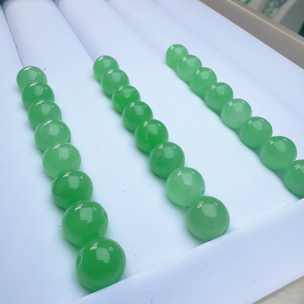 天然缅料A货 果阳绿散珠 10mm左右 发一