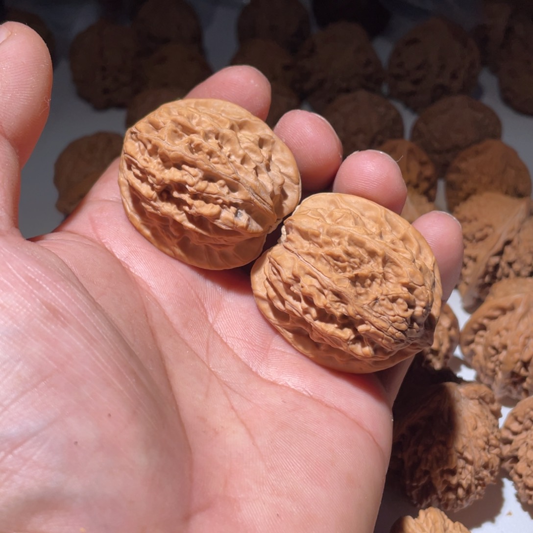 文玩核桃吊坠霸王姬38野生 