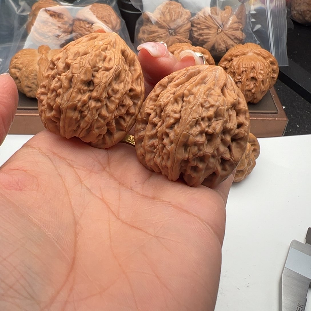 文玩核桃把件虎头王38