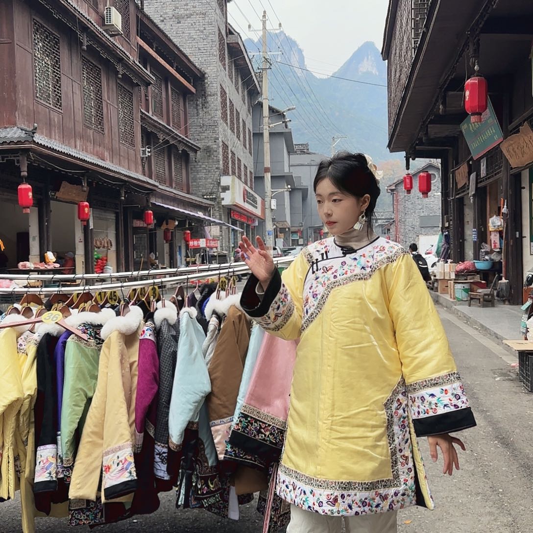 三***月湘西苗族刺绣加厚黄色110左右胸围