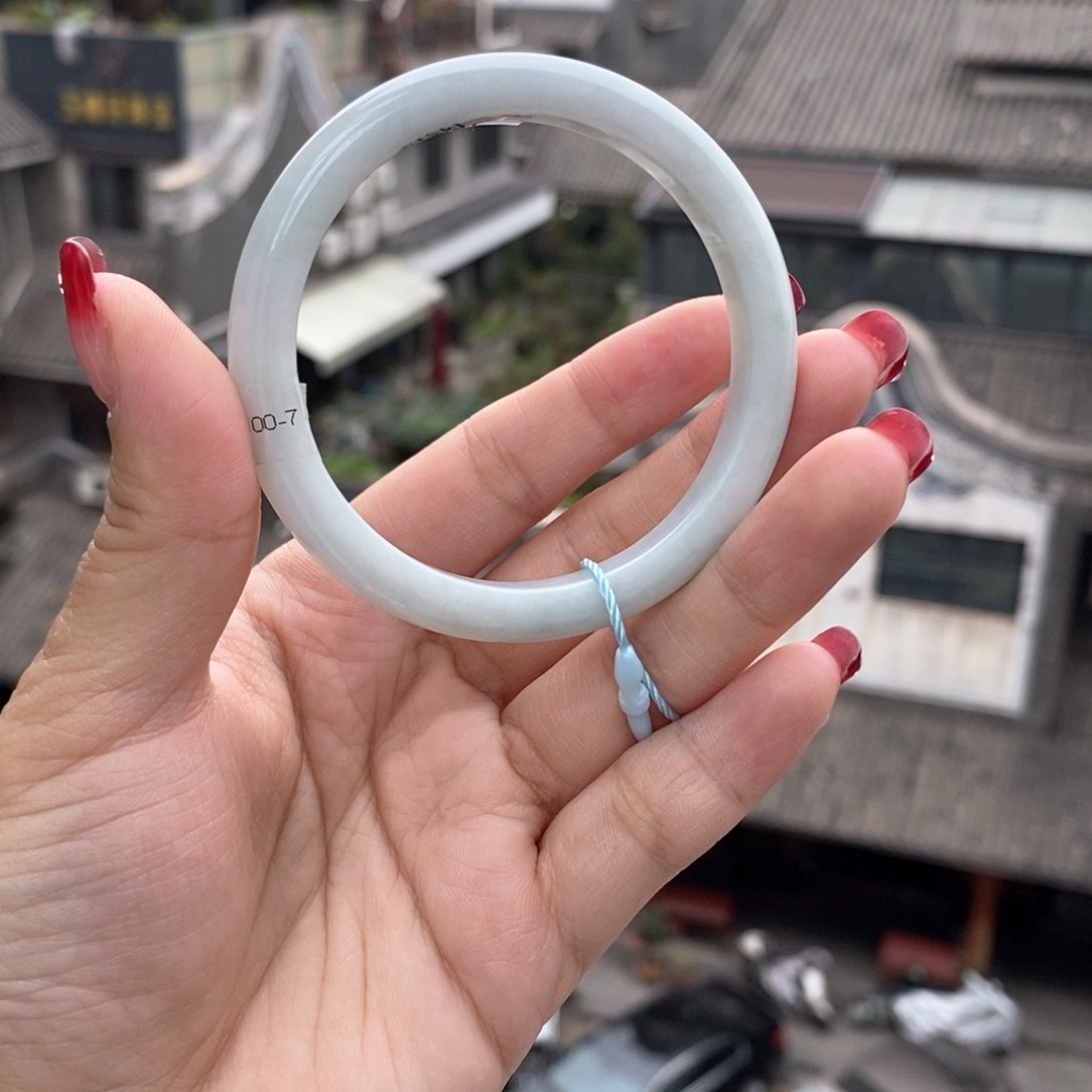 翡翠手镯未镶嵌54圈口