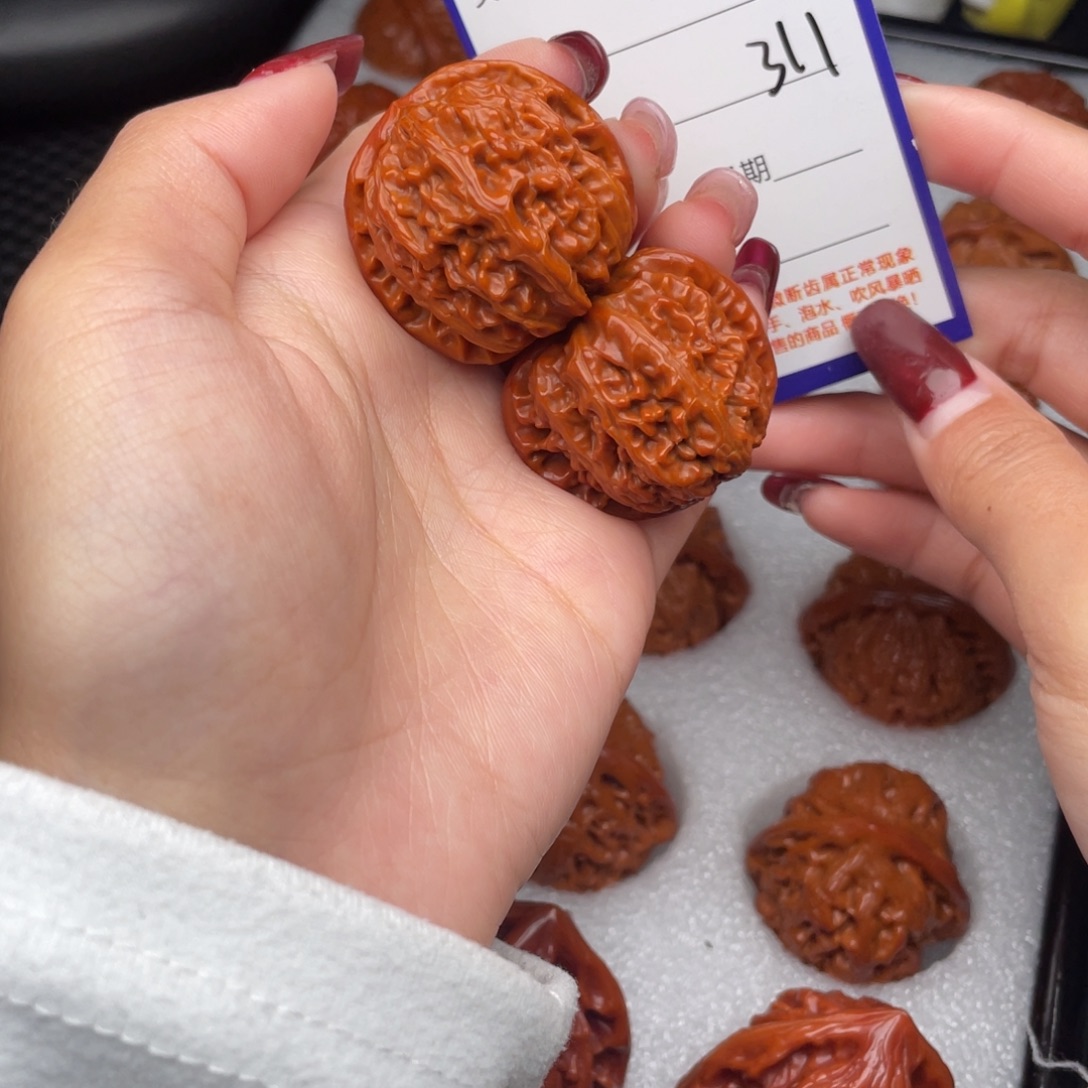 把件桃核34白狮子311