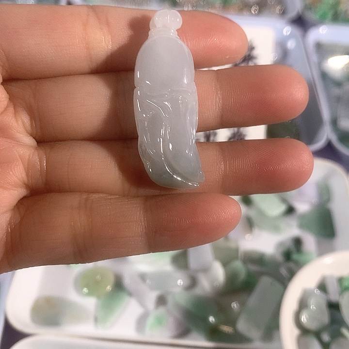 翡翠未镶嵌吊坠(不含链)人参