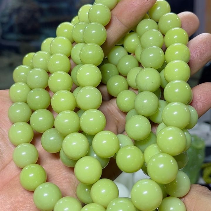 蛇纹石玉项链未镶嵌