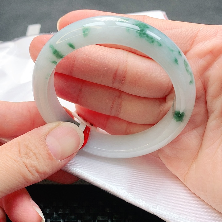 翡翠手镯未镶嵌手镯54