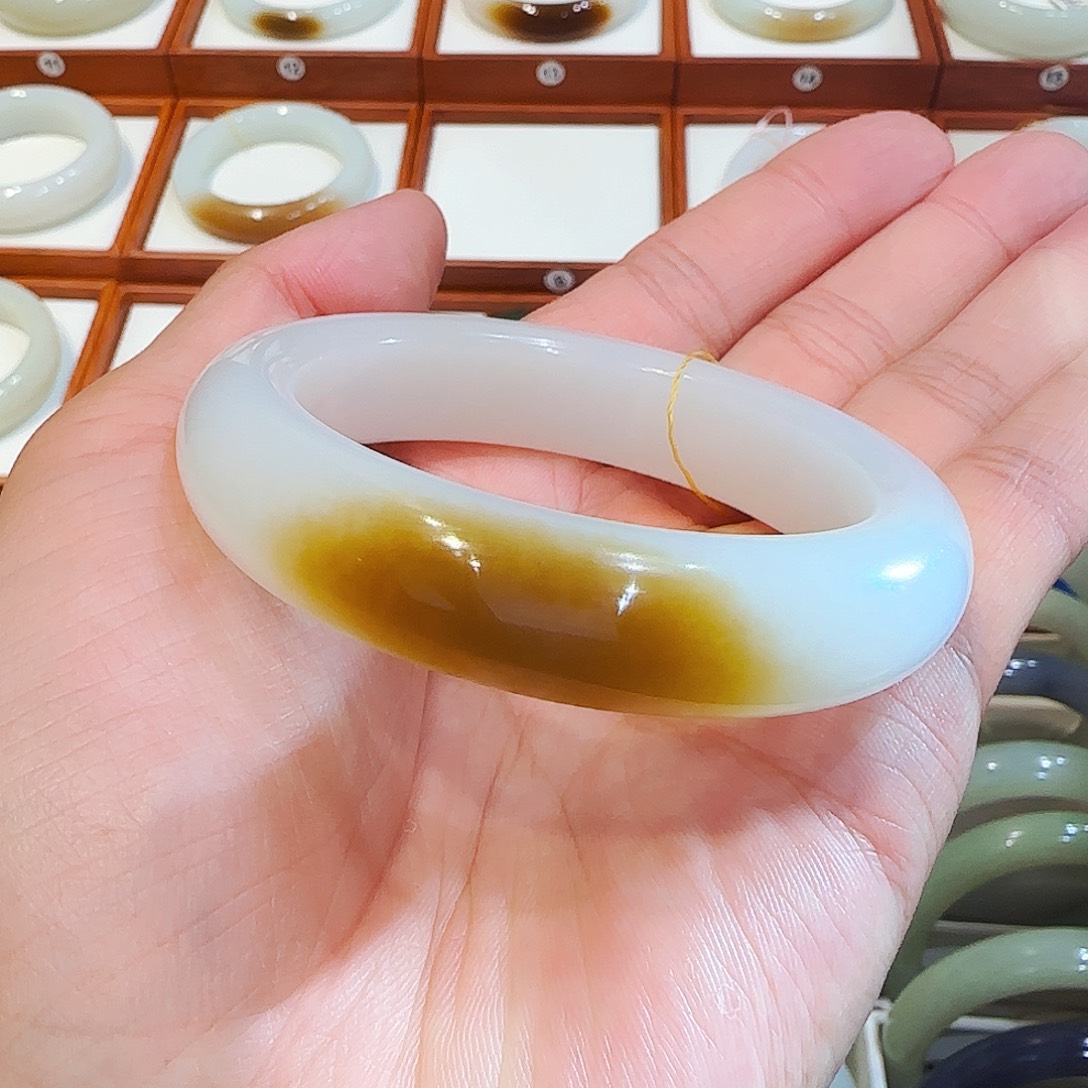 和田玉手镯未镶嵌且末一口老红糖55 56 57