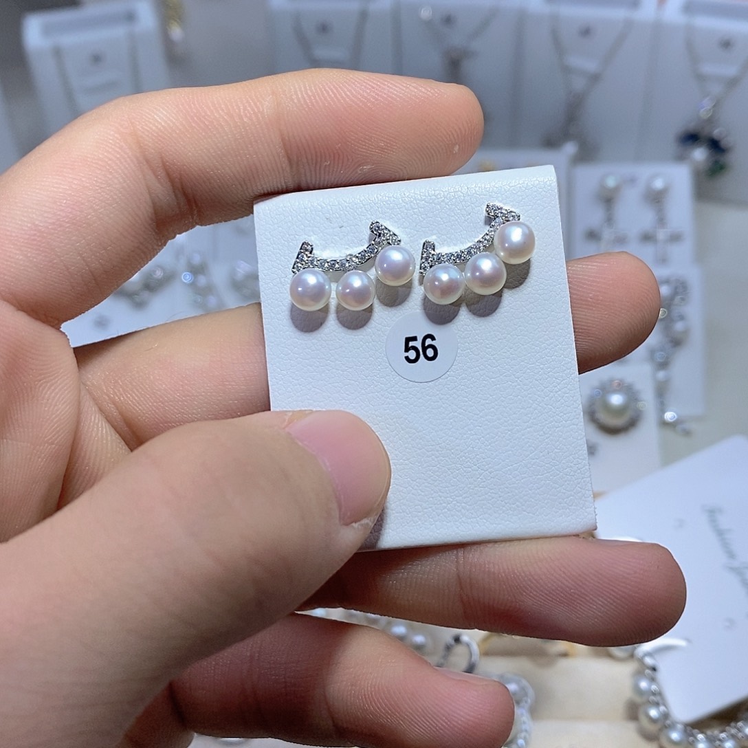 淡水珍珠银S925镶嵌耳饰