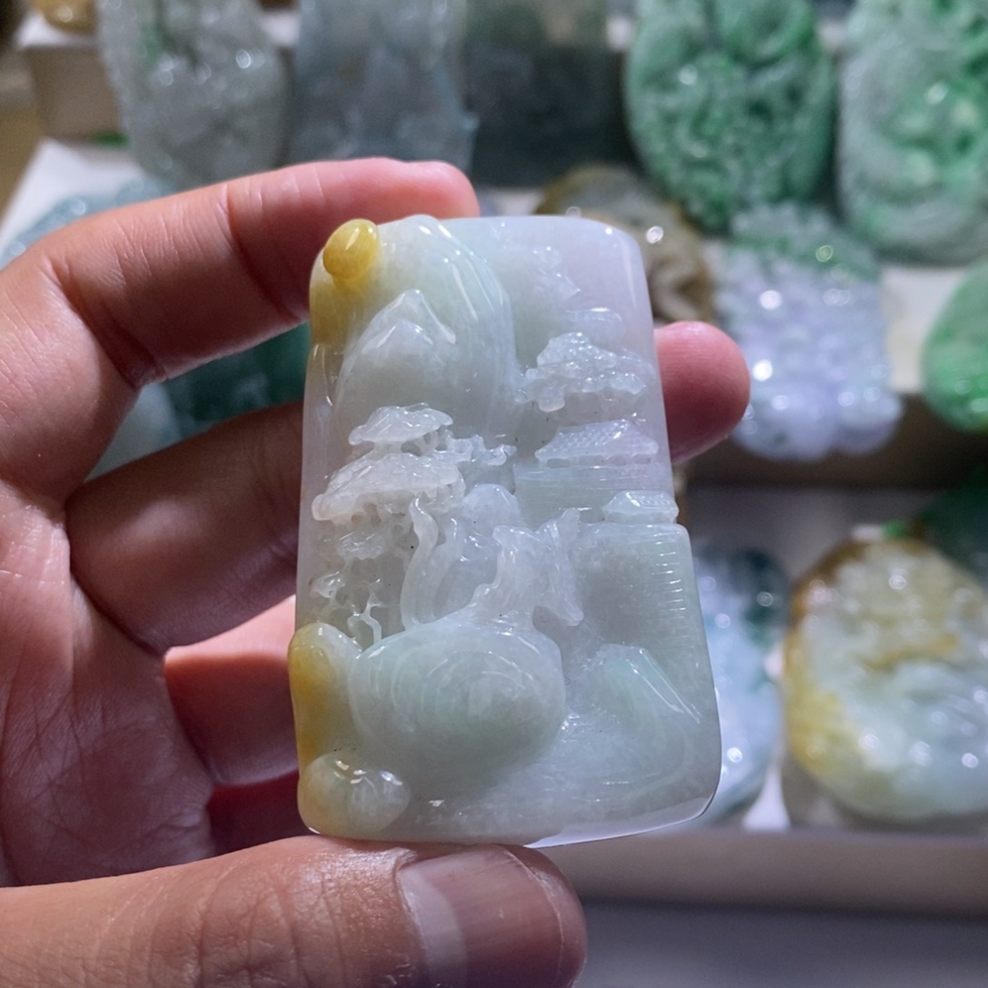 【闪购商品】翡翠颈饰未镶嵌山水