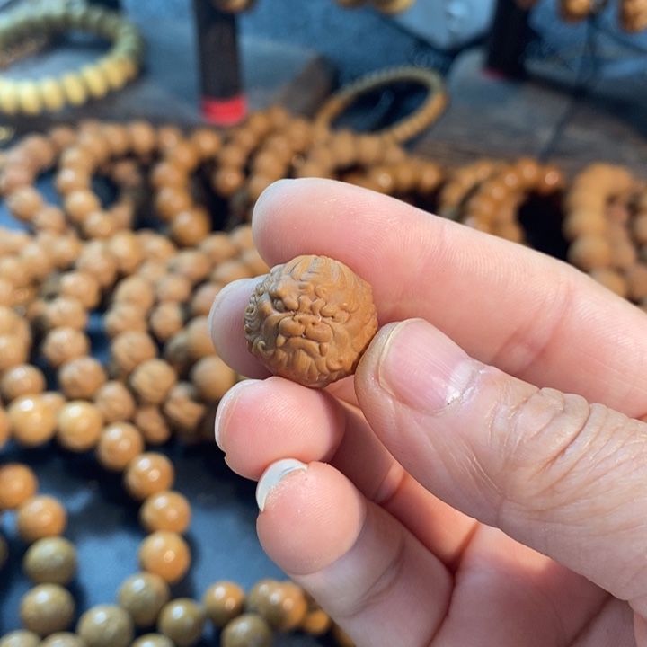 猴头核桃吊坠貔貅