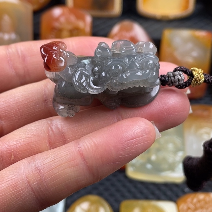 石英质玉（黄龙玉）颈饰未镶嵌