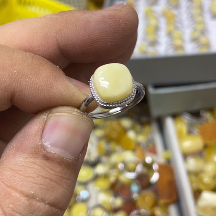 蜜蜡银S925镶嵌裸石戒指