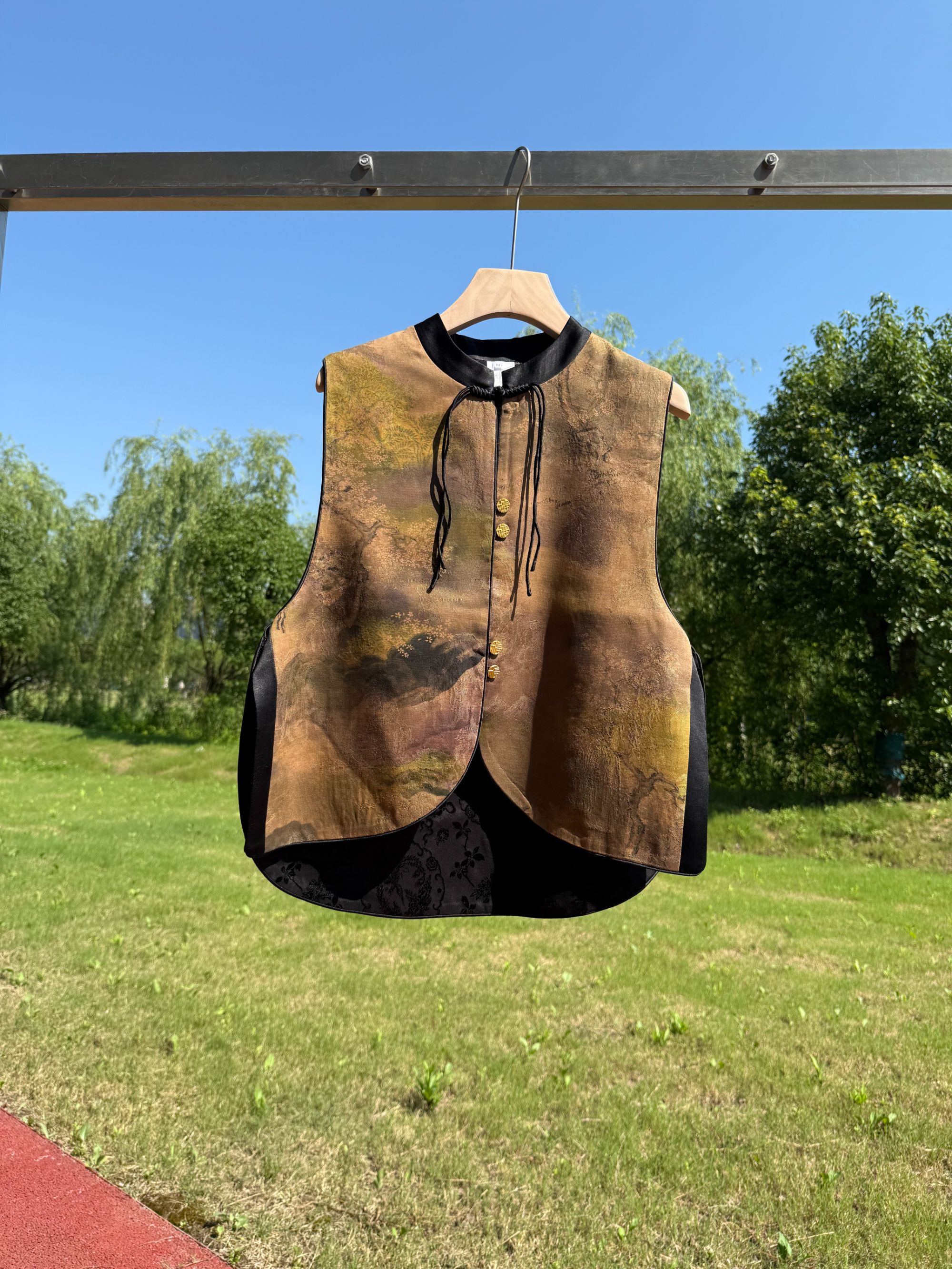 桑蚕丝绢丝香云纱复古国风新中式立领大圆摆全真丝女马甲