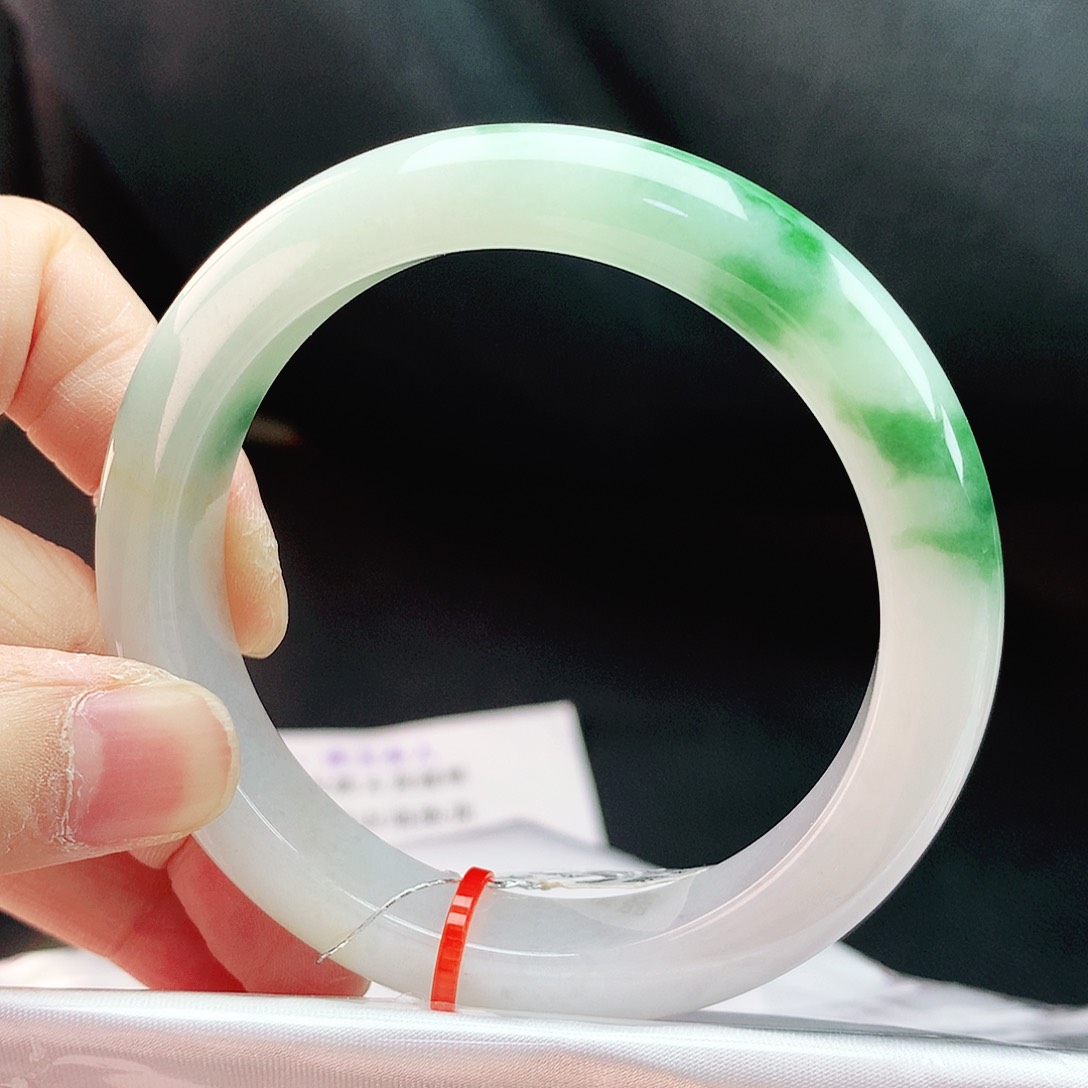 翡翠手镯未镶嵌56+圈