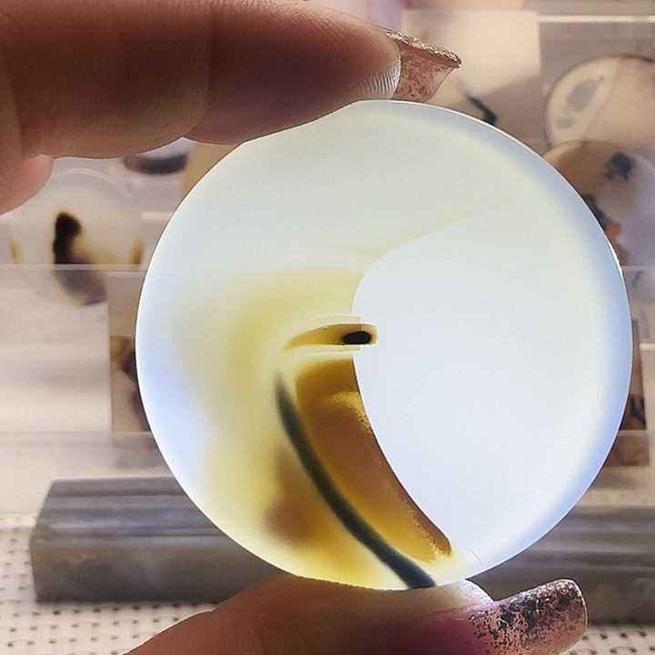 玛瑙/玉髓未镶嵌珠宝奇石