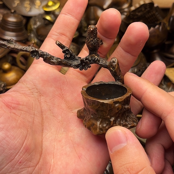 精美铜器做工精湛 