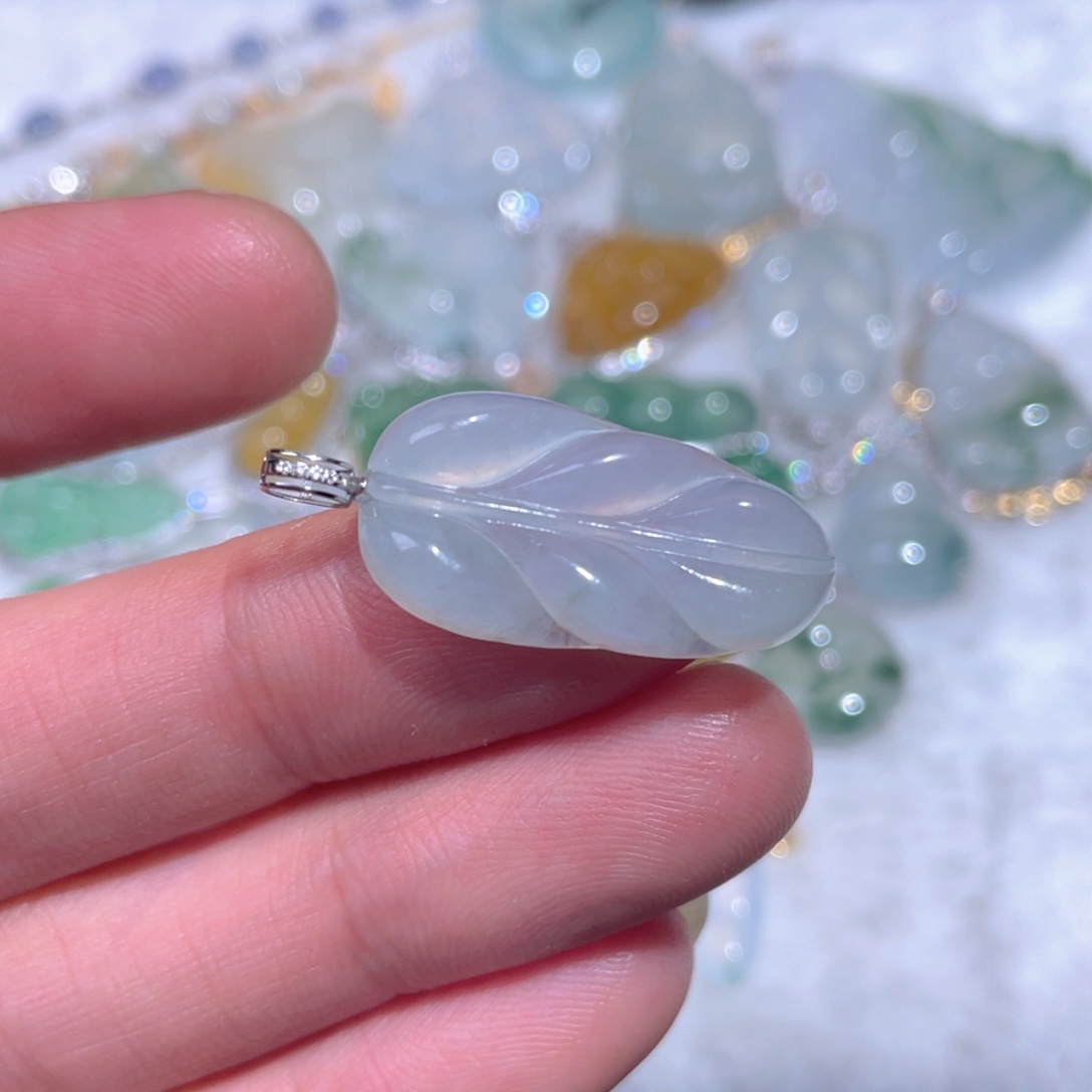 翡翠18K金镶嵌颈饰翡翠