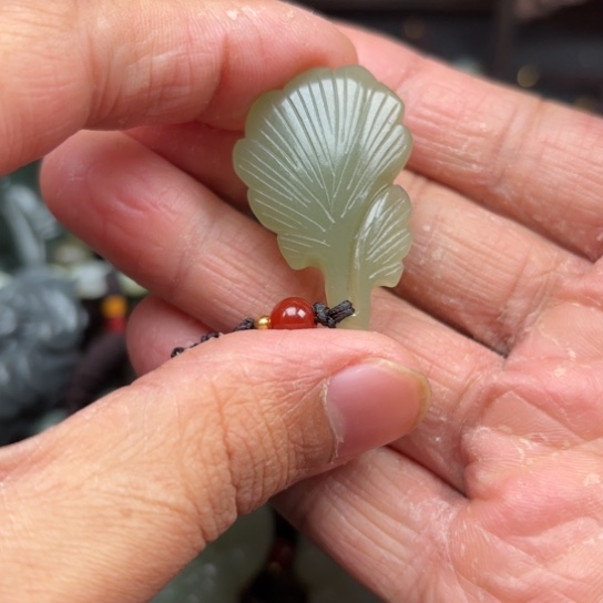 和田玉吊坠未镶嵌