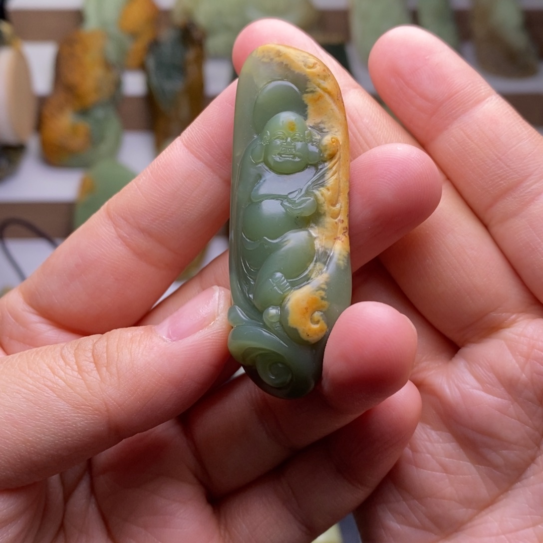 岫岩河磨玉（透闪石质玉）挂件未镶嵌子*