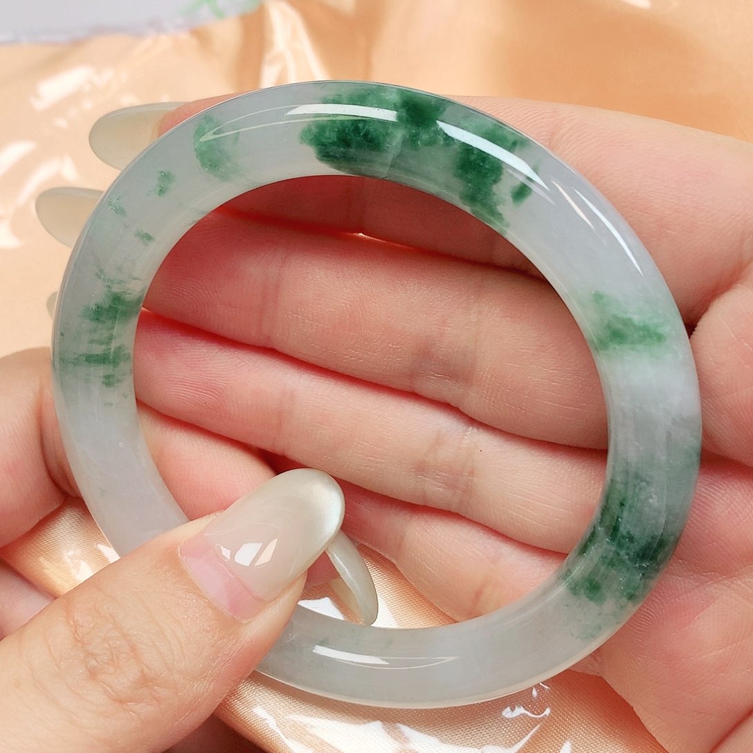 翡翠手镯未镶嵌抖音396