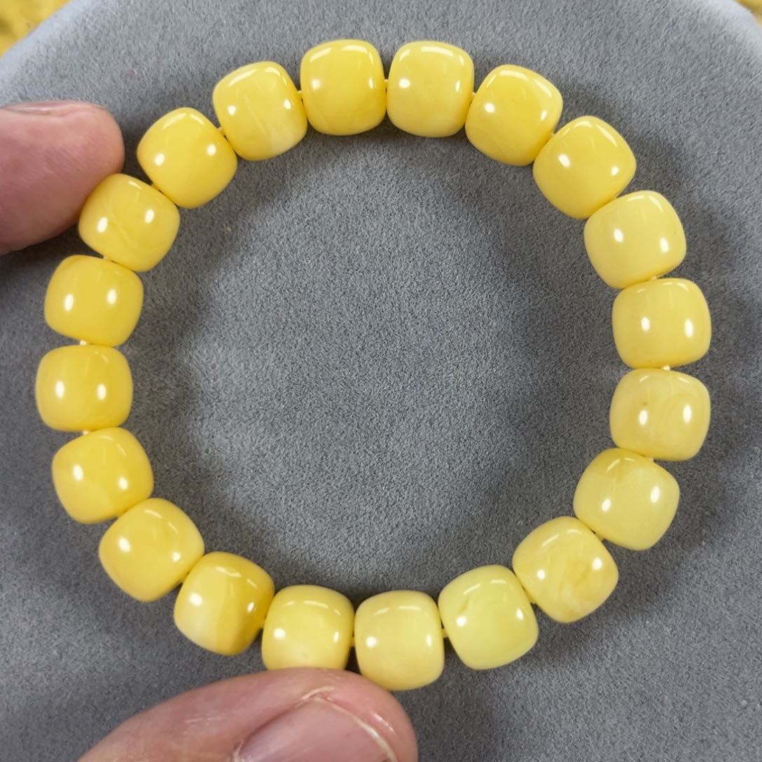 蜜蜡手串未镶嵌张**姐纯天然俄料奶黄
