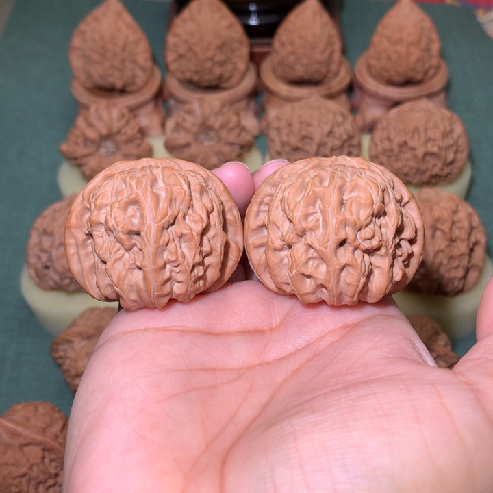 核桃文玩核桃把件白狮子