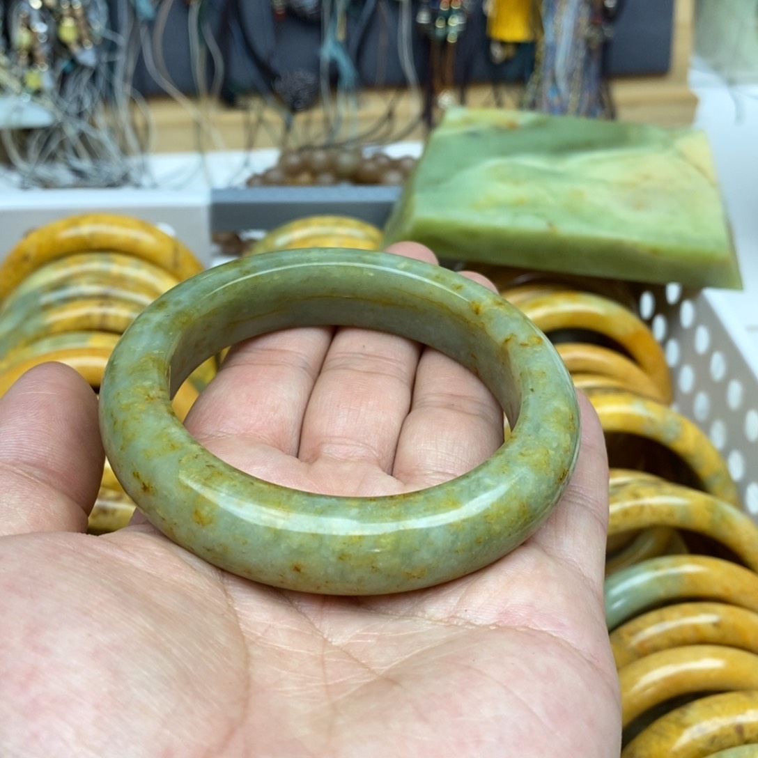 岫玉纯天然岫玉假一赔十，默认微瑕58.5未镶嵌