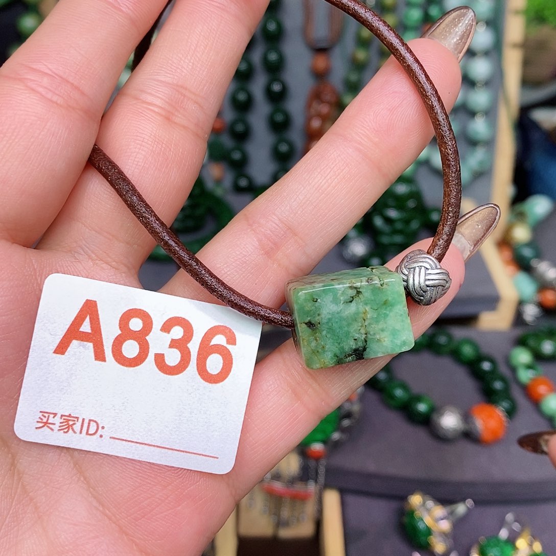 翡翠颈饰银S925镶嵌漂亮美眉