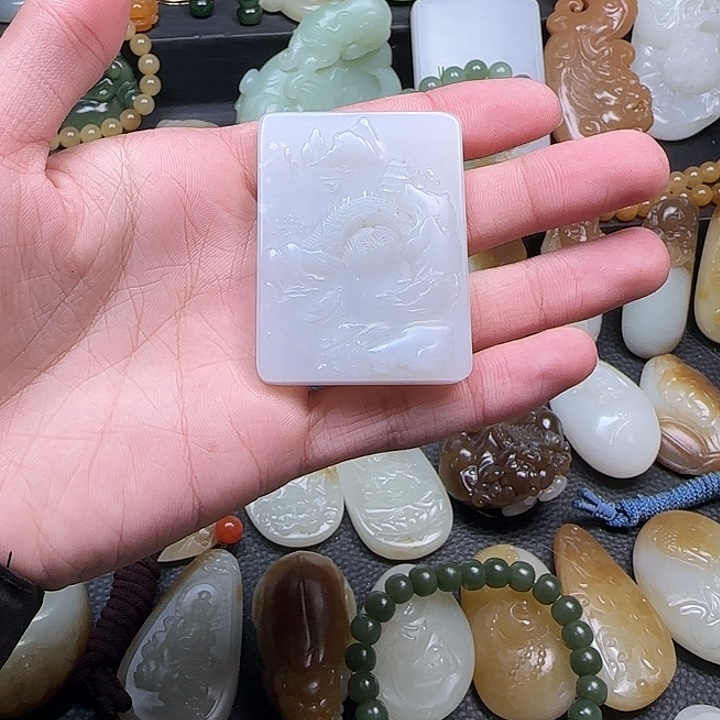 和田玉未镶嵌颈饰