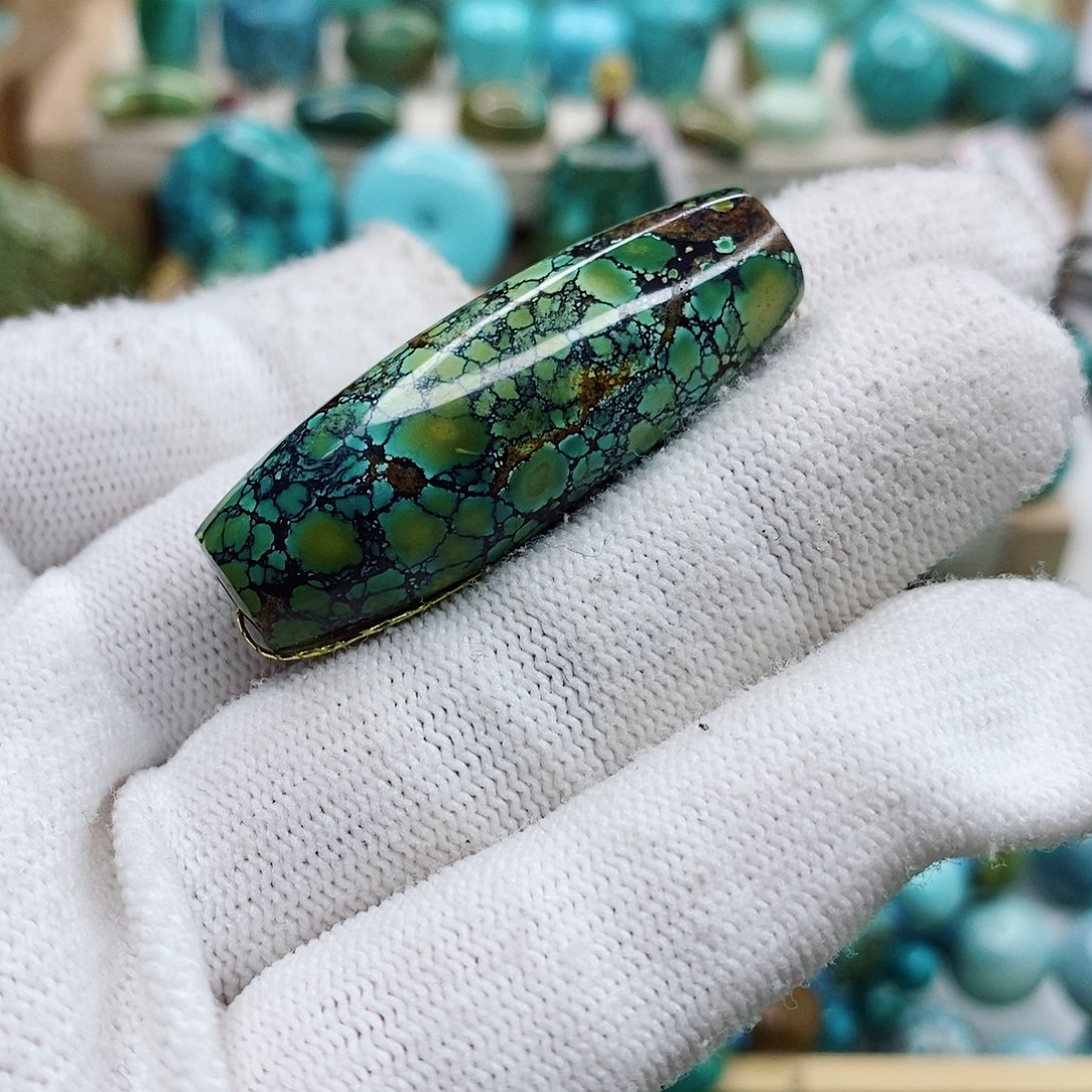 绿松石颈饰未镶嵌