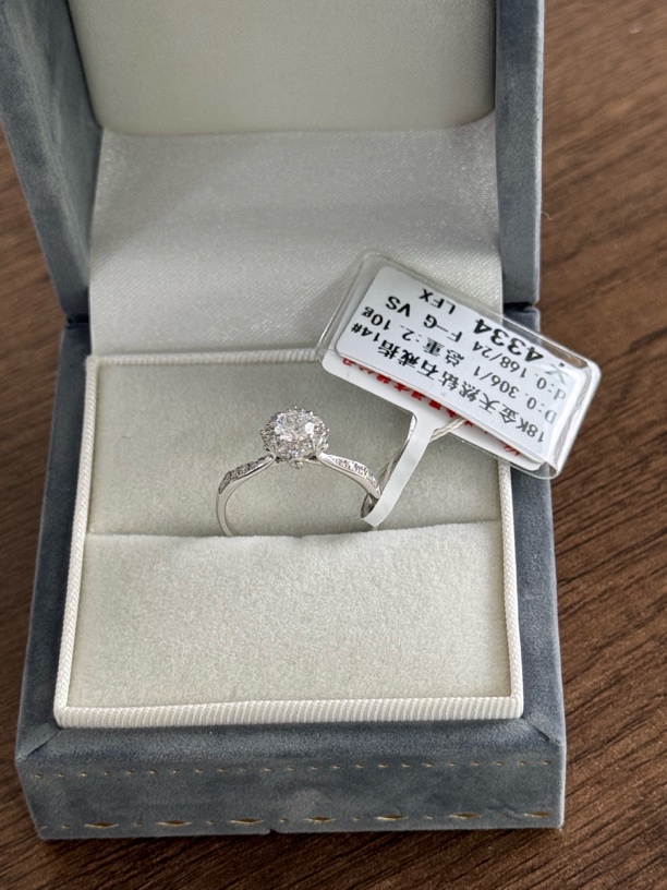 18K金钻石戒指时尚14圈