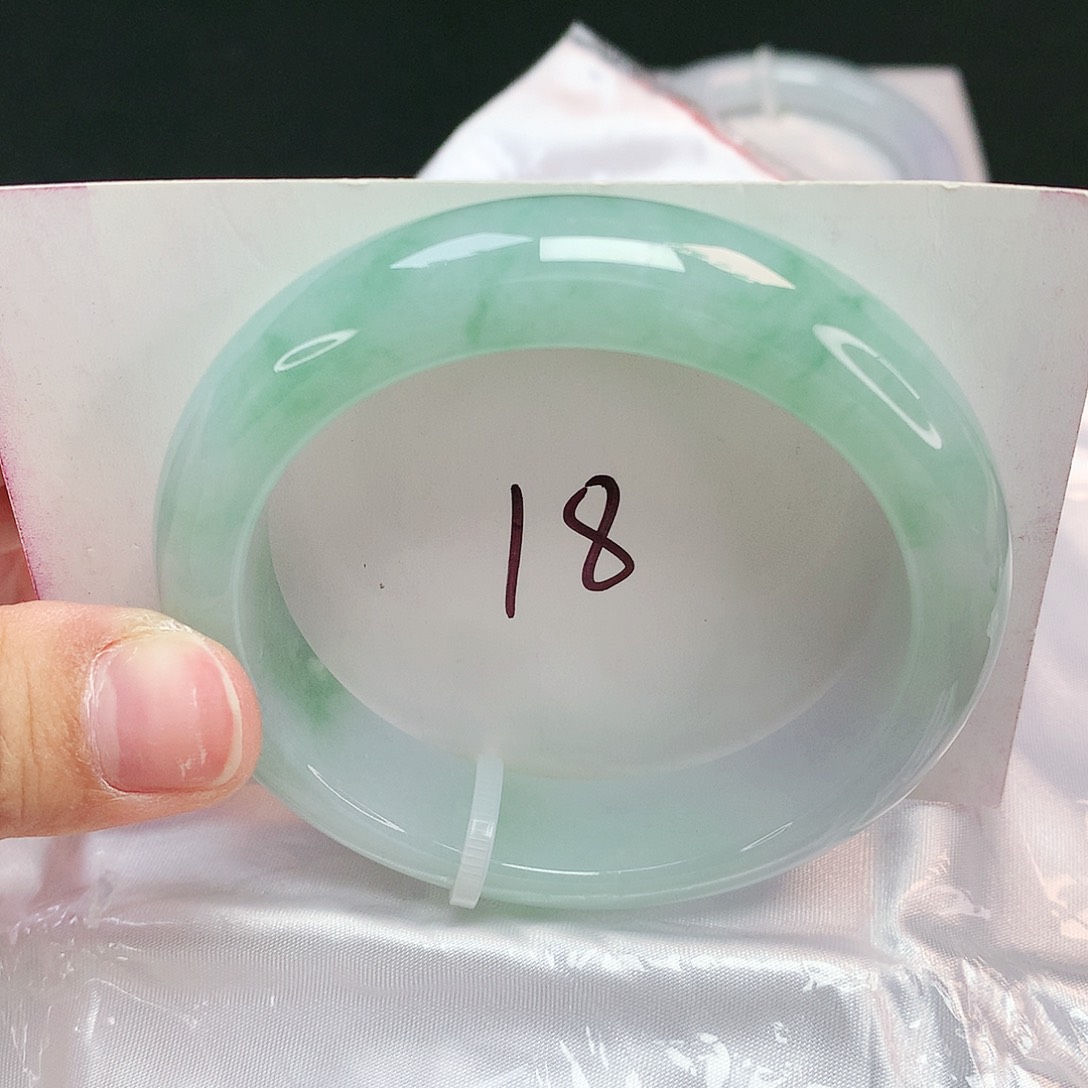 翡翠未镶嵌手镯正圈54.3