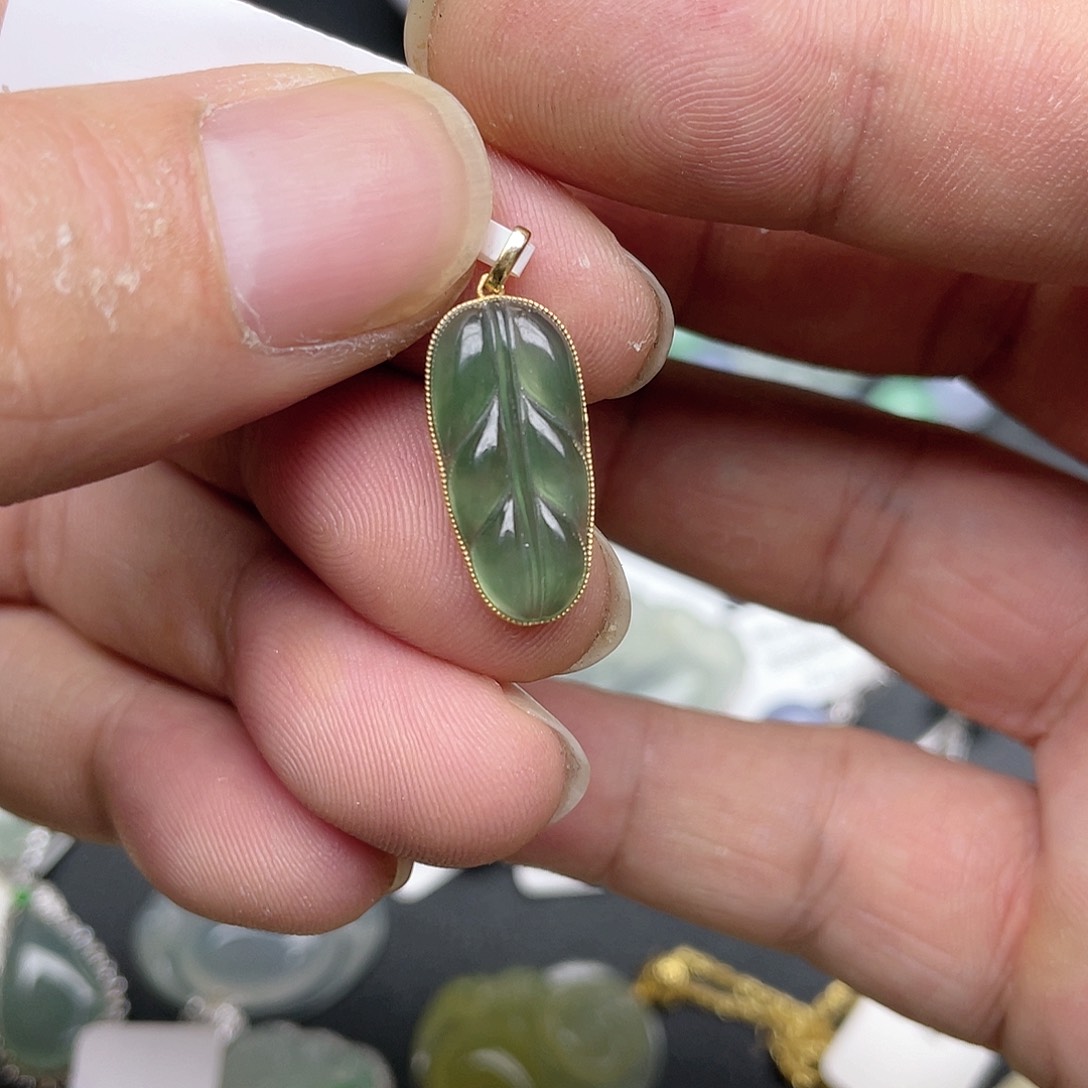 翡翠颈饰18K金镶嵌回流