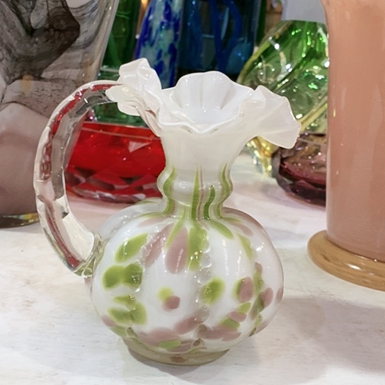 琉璃花瓶高14厘米口径2厘米