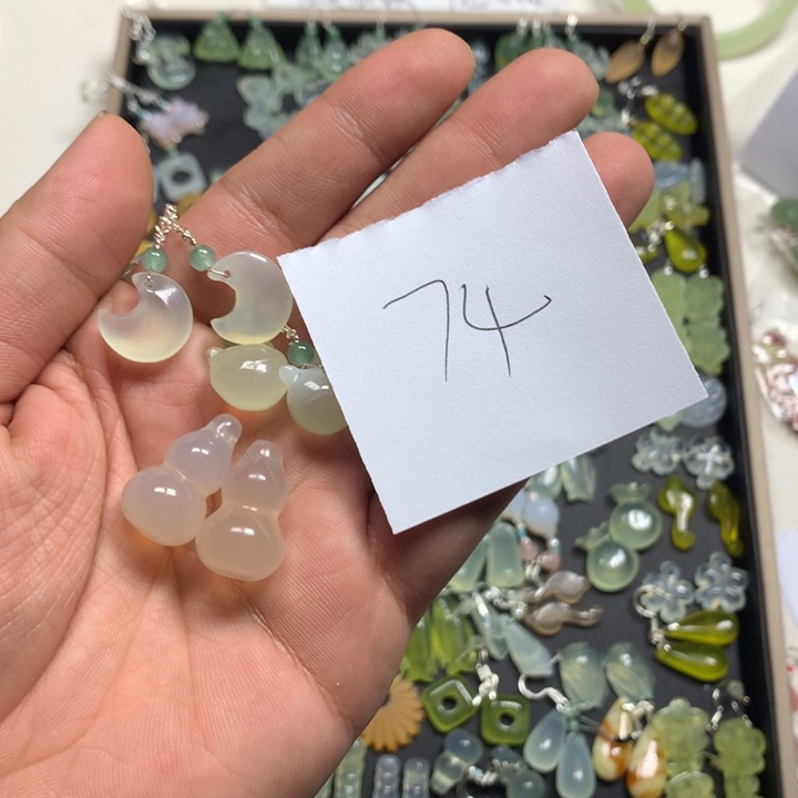 橘***戚蛇纹石玉合金耳钉