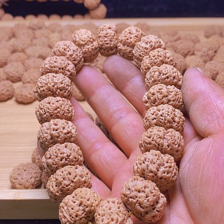 手串金刚菩提梁梅花款