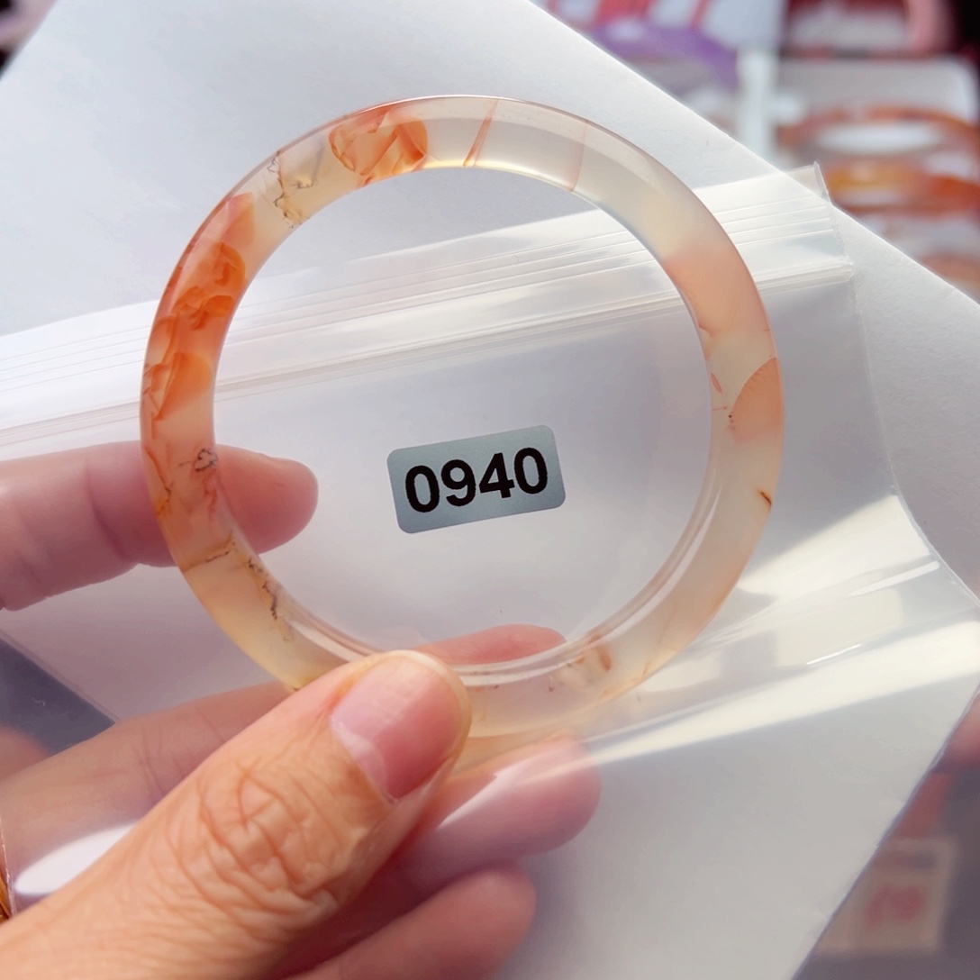 玛瑙/玉髓手镯未镶嵌是***～