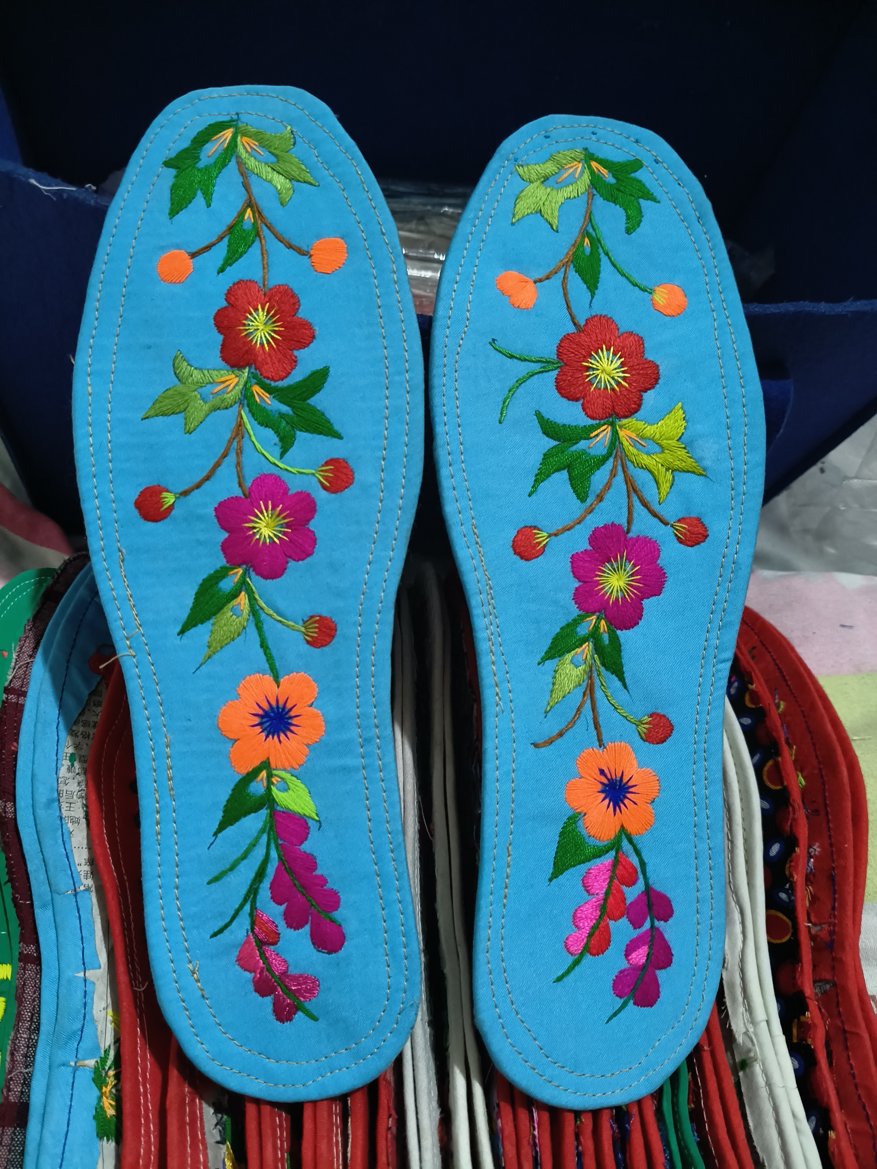 43+码绣花鞋垫纯手工