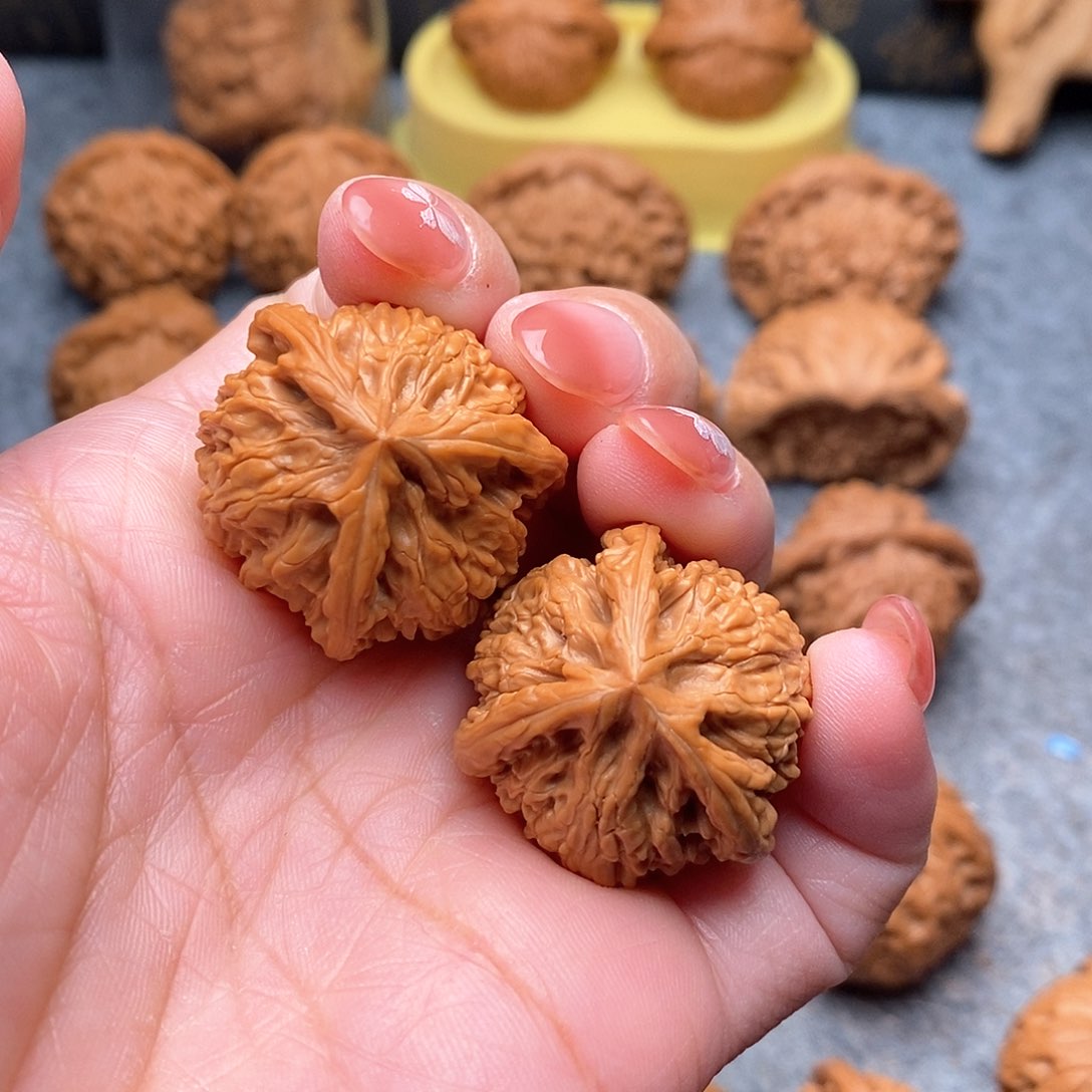 文玩核桃把件精品御龙粗筋三棱31全品