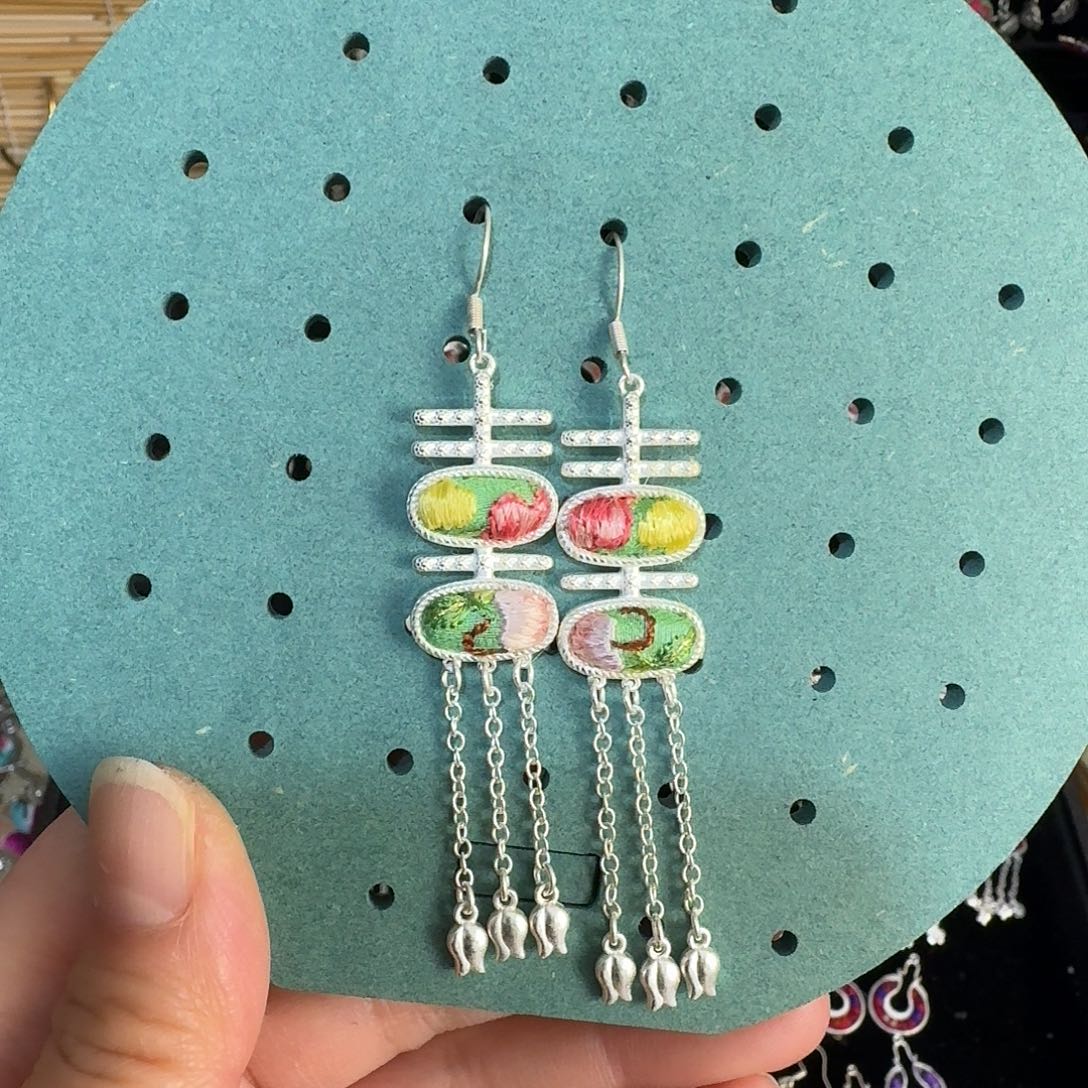 织绣民族风刺绣耳环