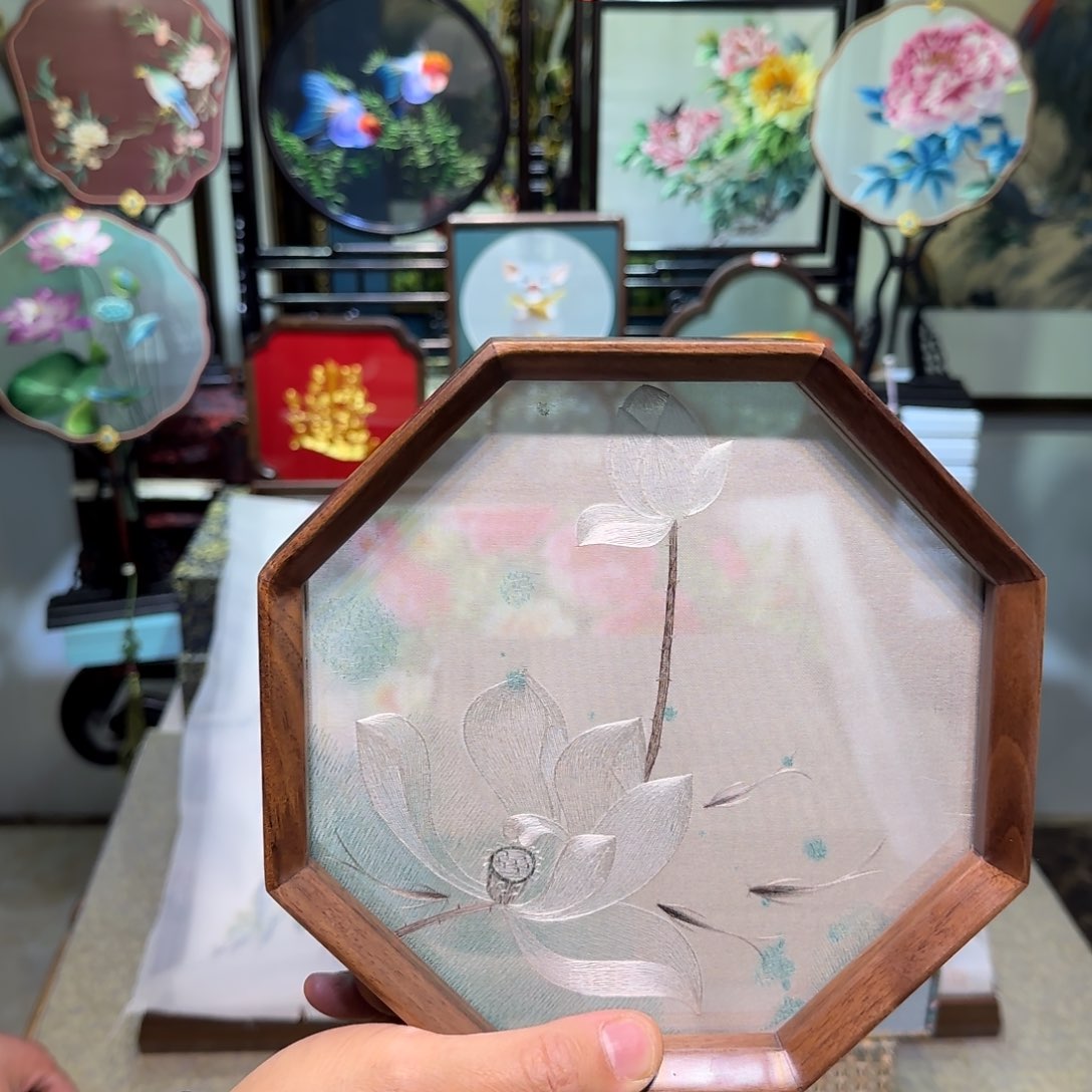 刺绣刺绣工艺精湛