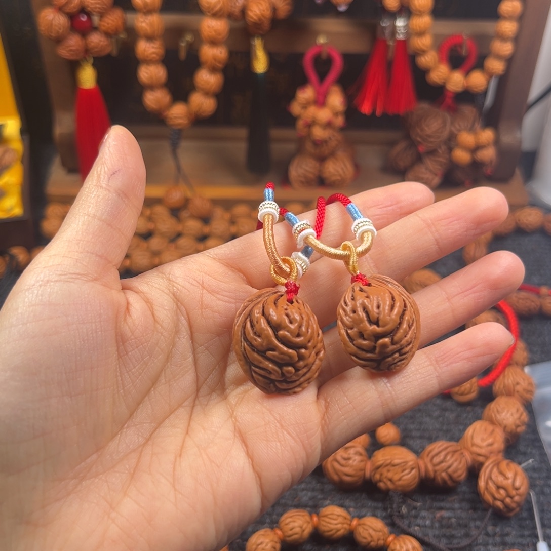 橙****桃核吊坠桃枭脖挂L13