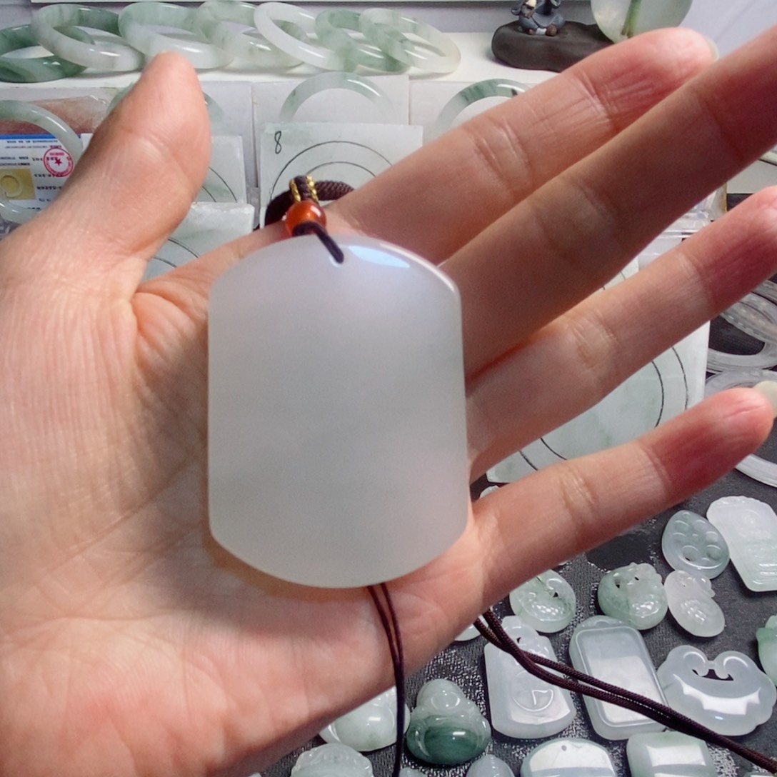 石英质玉吊坠(不含链)未镶嵌